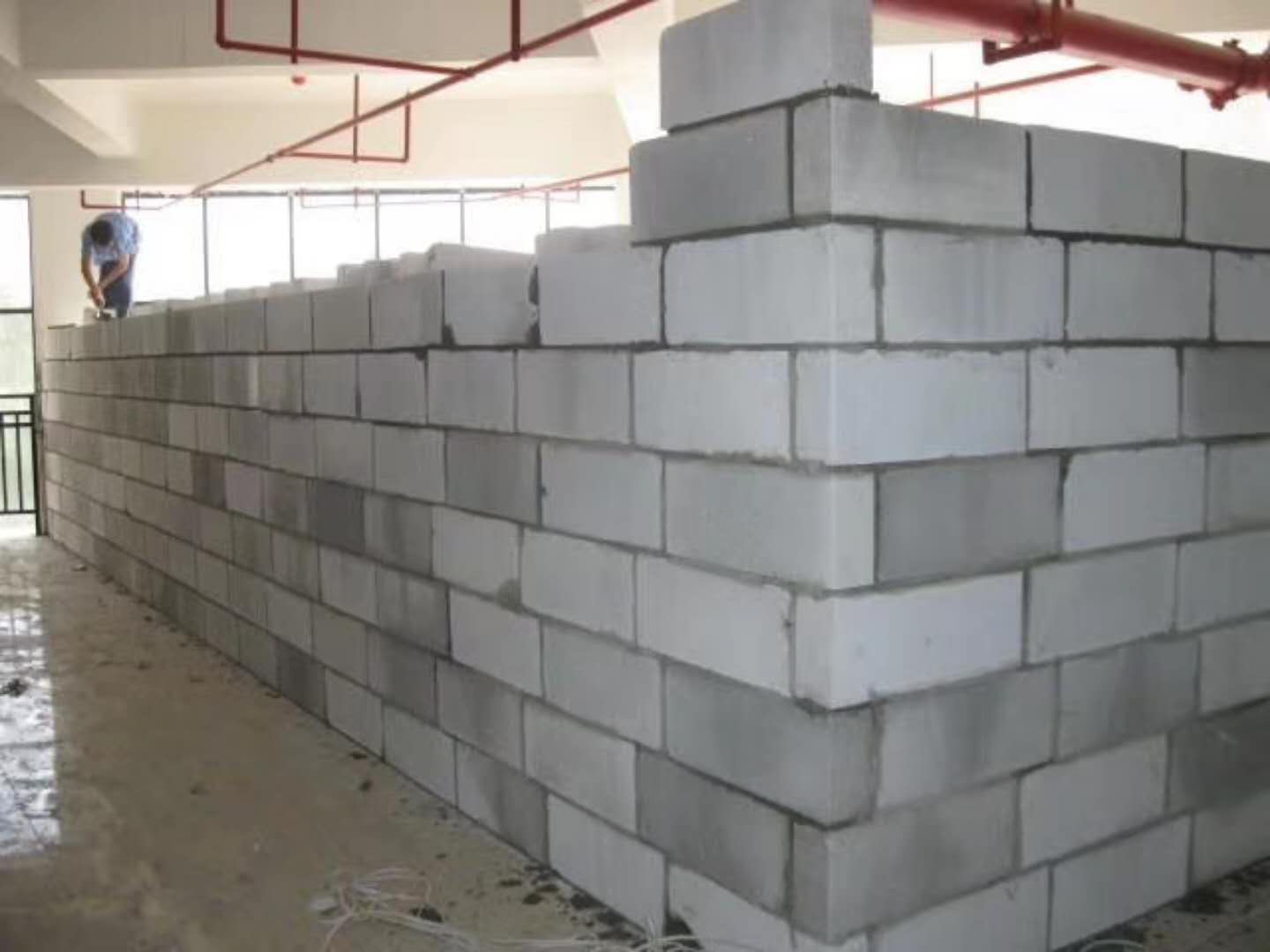 满城蒸压加气混凝土砌块承重墙静力和抗震性能的研究